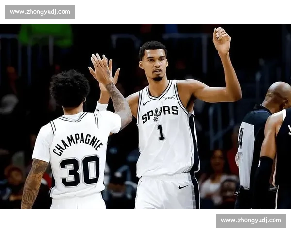 马刺对阵雷霆关键赛程解析年轻阵容碰撞季后走向前瞻西部格局影响深度观察